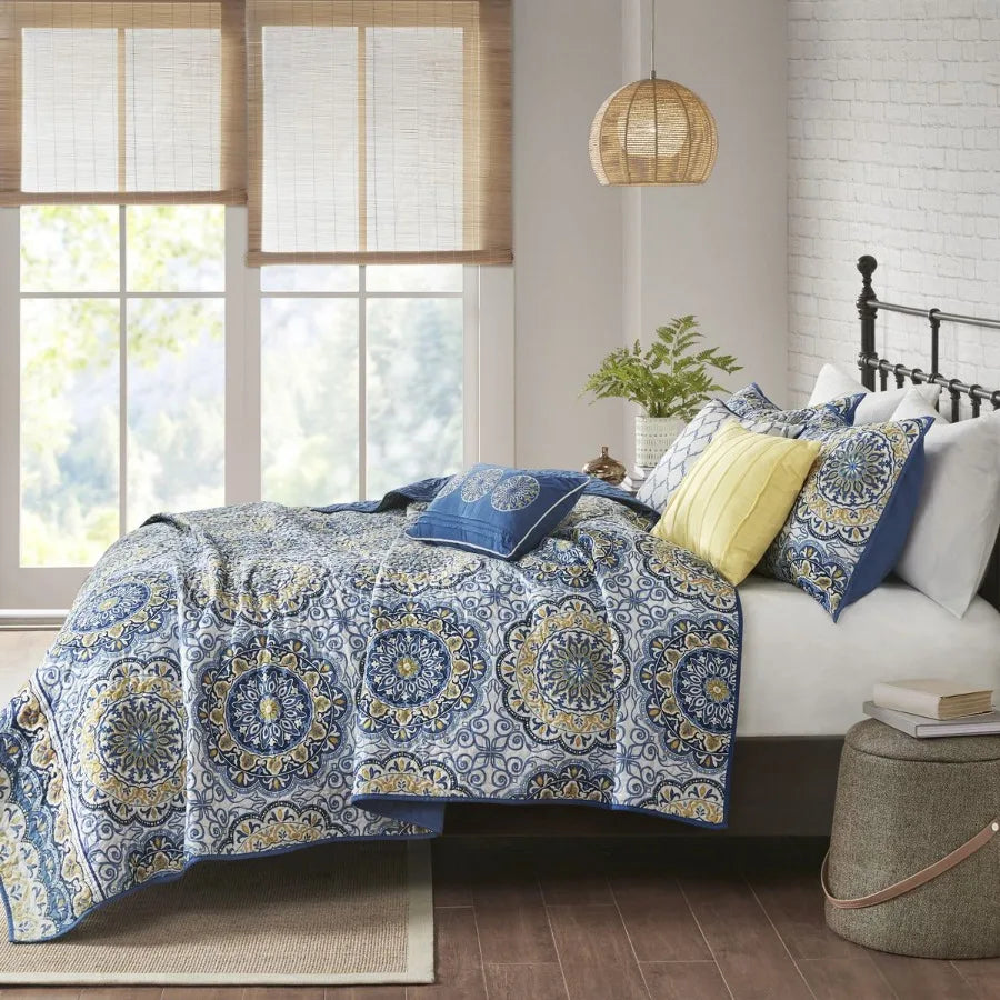 6 Piece Reversible Quilt Set with Throw Pillows Blue Full Queen