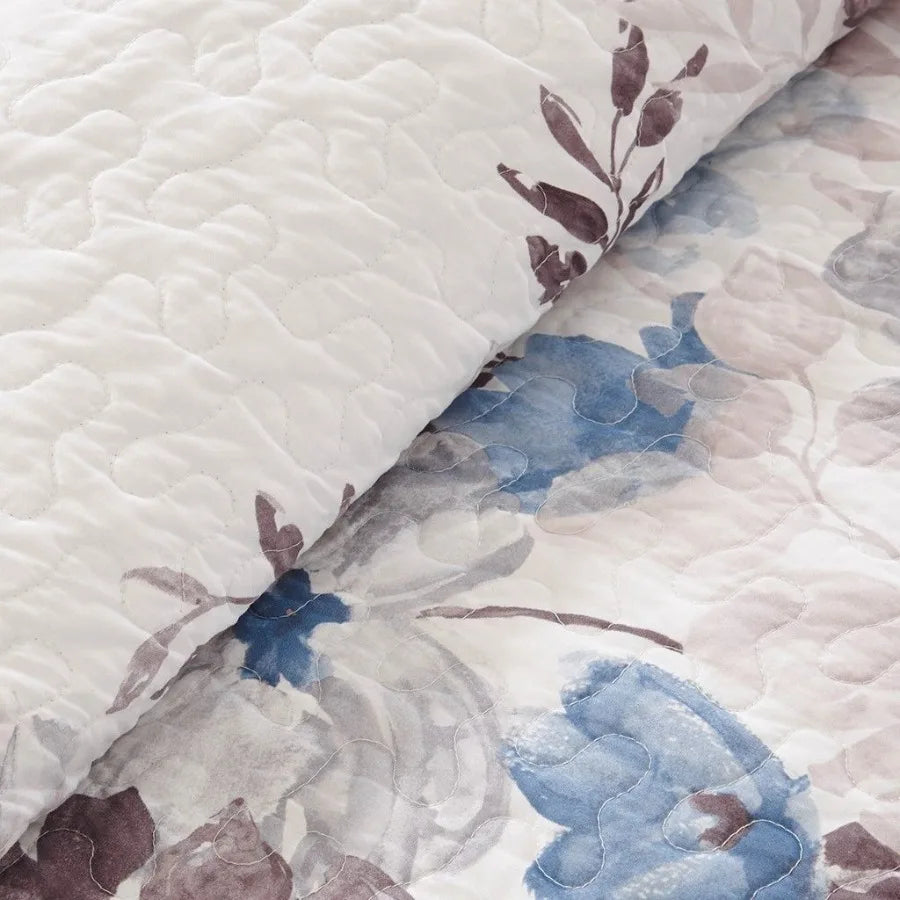 6 Piece Printed Quilt Set with Throw Pillows Blue Full Queen